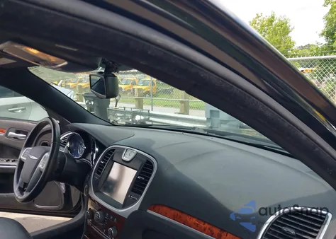 2012 Chrysler 300 Limited z USA, uszkodzony, nr VIN 2C3CCACG2CH224281